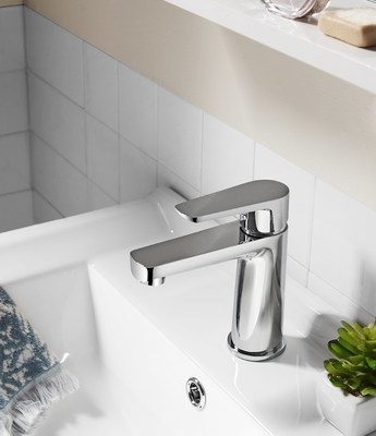 Verchroomde Messing Wastafel Kraan 159mm Hoge Warm Koud Water Mixer